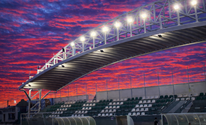 Apimet revoluciona la arquitectura deportiva con una cubierta metálica autoportante